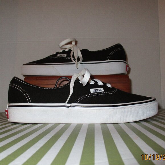 Vans Sneakers - Off the Wall - Picture 3 of 16